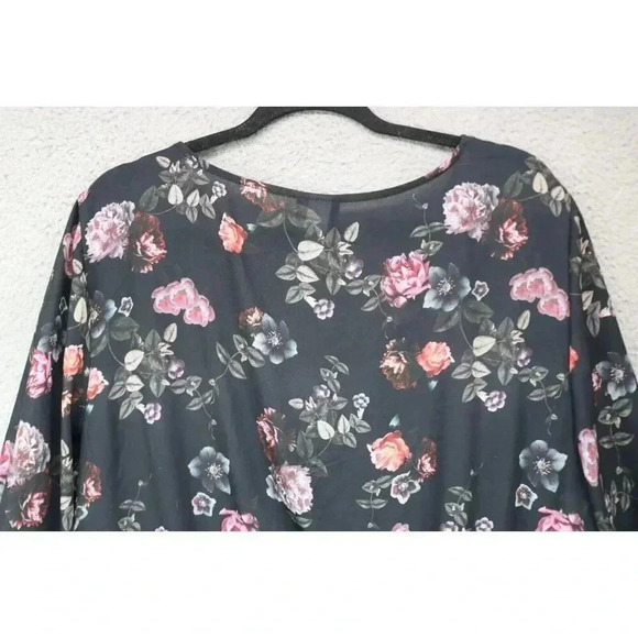 Torrid Short Flutter Sleeves Babydoll Top-Size 3X-Floral-Silky-Whimsigoth - Picture 6 of 6